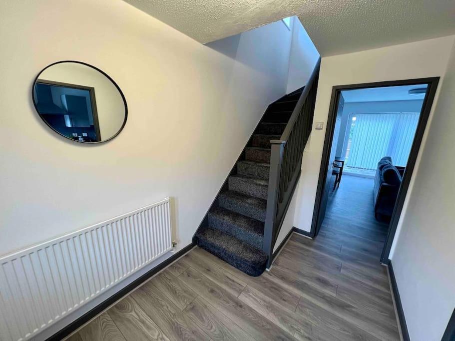 3 Bedroom House With Parking Manchester Dış mekan fotoğraf