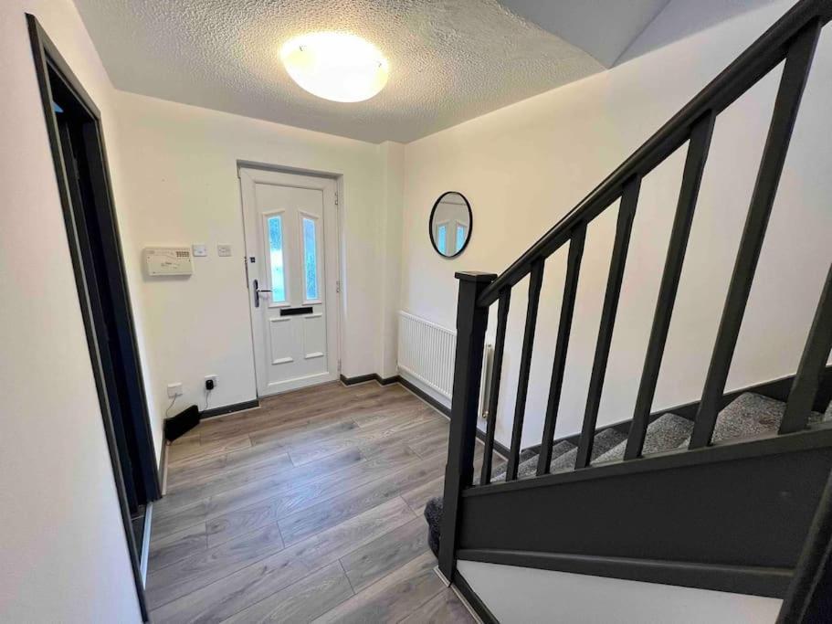 3 Bedroom House With Parking Manchester Dış mekan fotoğraf