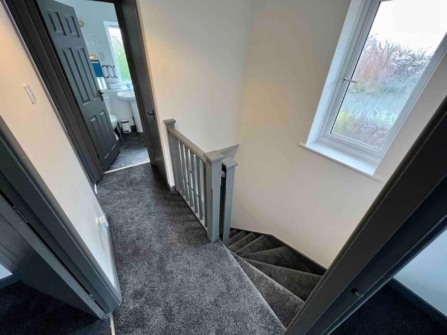 3 Bedroom House With Parking Manchester Dış mekan fotoğraf