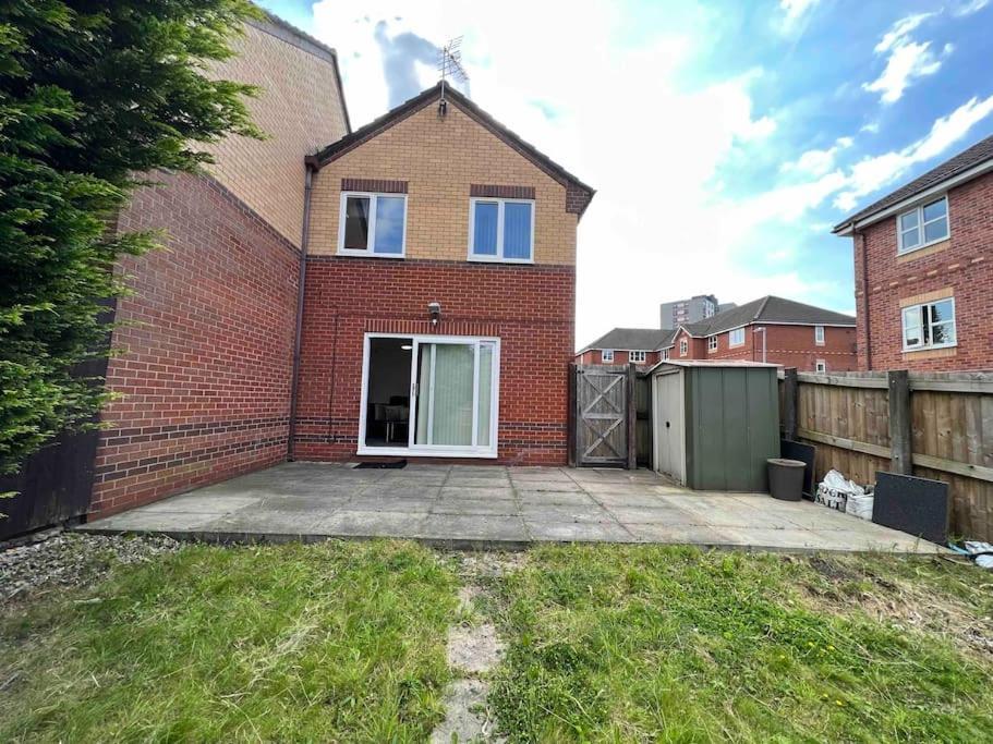 3 Bedroom House With Parking Manchester Dış mekan fotoğraf